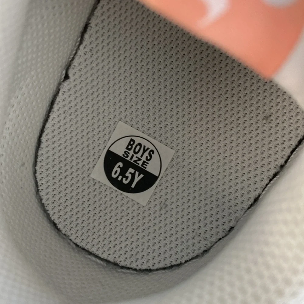 Nike‎ Court Borough Low 2 SE1 (GS) -size 6.5 Youth = 8 women’s NWB